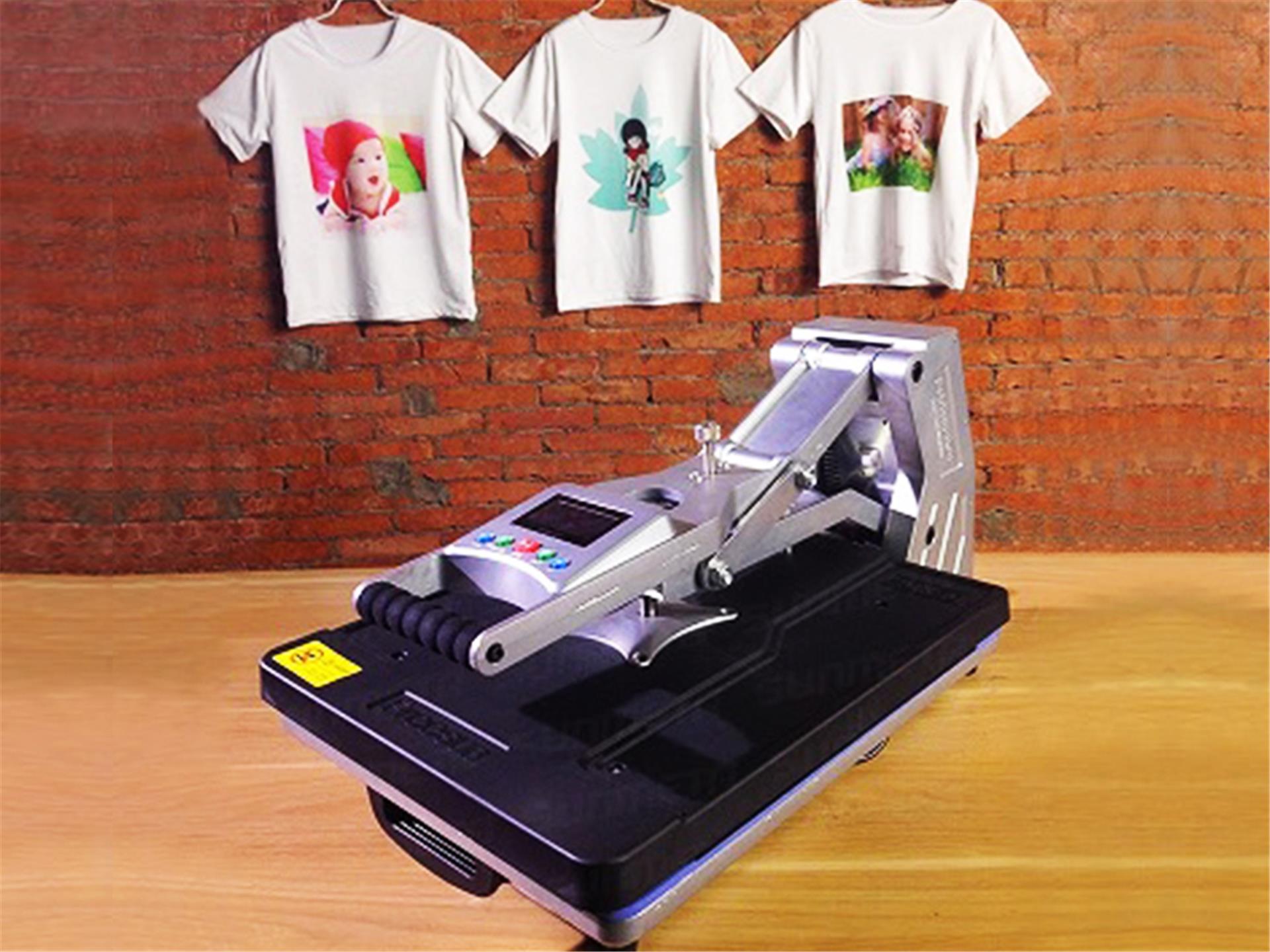 Baskılı Tişört Üretiminde Sessiz Detaylar: Etiket, Dikiş ve İç Konforun Marka Algısına Etkisi